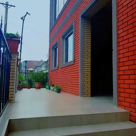 Hotel Holiday House Chkonia Batumi Zewnętrze zdjęcie