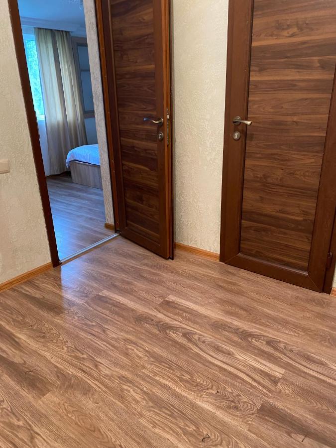 Hotel Holiday House Chkonia Batumi Zewnętrze zdjęcie