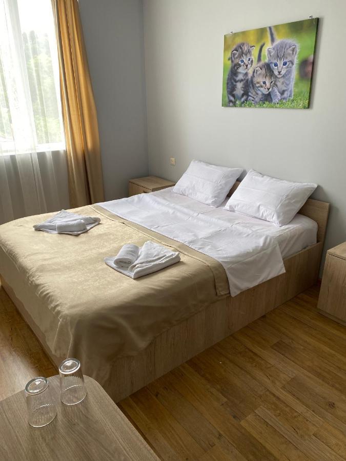 Hotel Holiday House Chkonia Batumi Zewnętrze zdjęcie