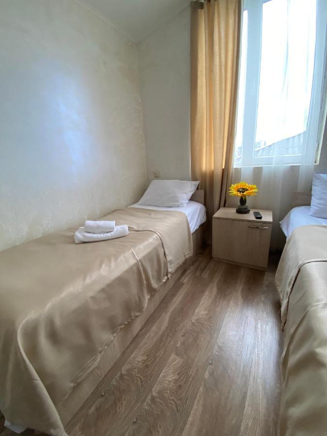 Hotel Holiday House Chkonia Batumi Zewnętrze zdjęcie
