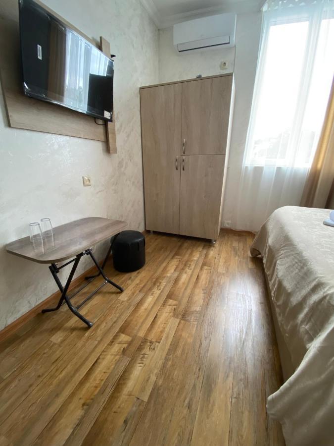 Hotel Holiday House Chkonia Batumi Zewnętrze zdjęcie