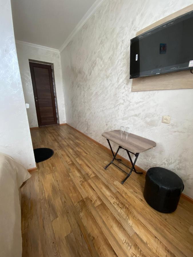 Hotel Holiday House Chkonia Batumi Zewnętrze zdjęcie