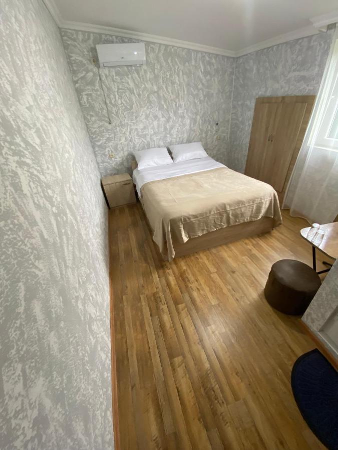 Hotel Holiday House Chkonia Batumi Zewnętrze zdjęcie