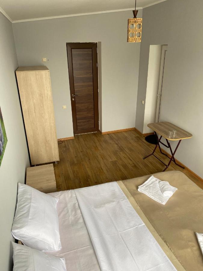 Hotel Holiday House Chkonia Batumi Zewnętrze zdjęcie
