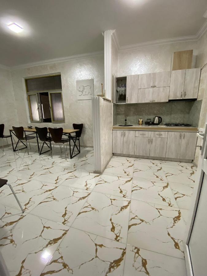 Hotel Holiday House Chkonia Batumi Zewnętrze zdjęcie
