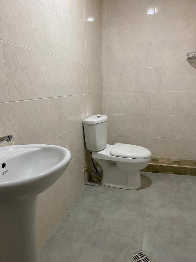 Hotel Holiday House Chkonia Batumi Zewnętrze zdjęcie