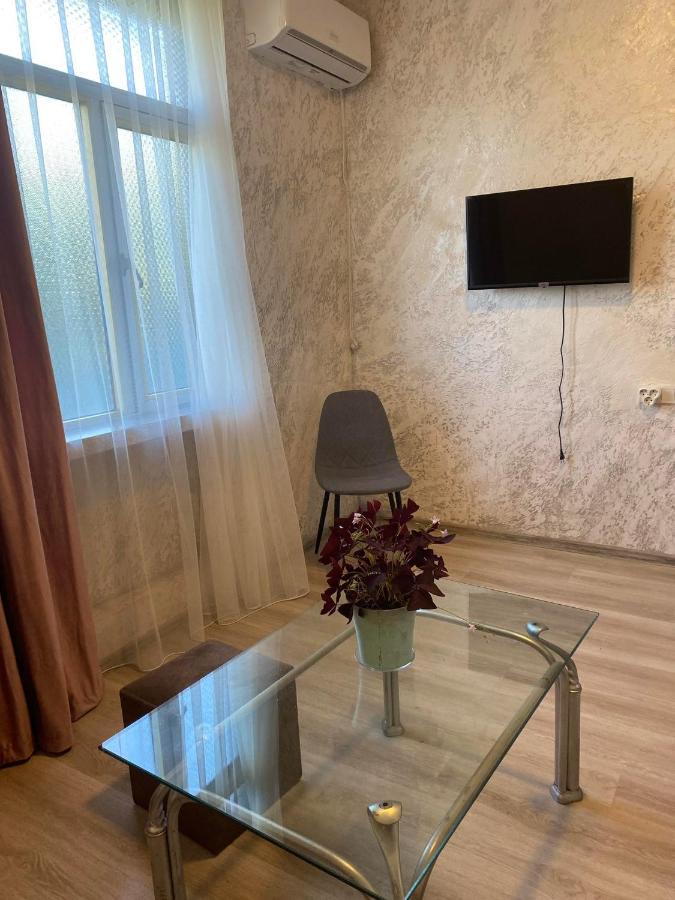 Hotel Holiday House Chkonia Batumi Zewnętrze zdjęcie