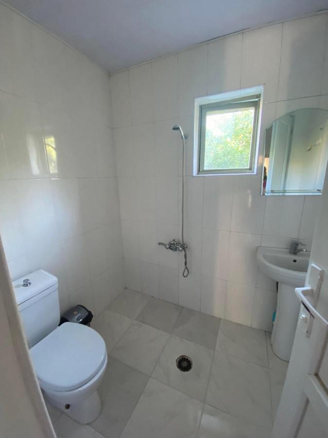 Hotel Holiday House Chkonia Batumi Zewnętrze zdjęcie